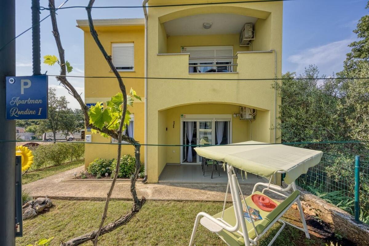 Apartments Rondine 1 Karigador Esterno foto